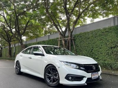 Honda civic fc 1.8 EL ปี 2018 สีขาว